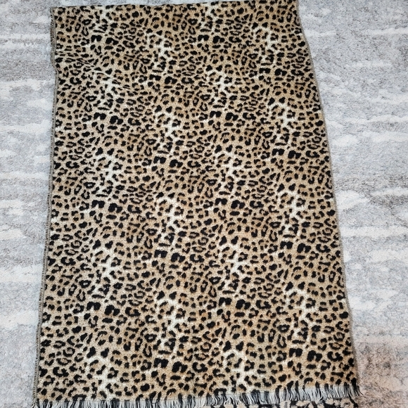 Leopard Print Scarf 80x26 - Picture 1 of 6